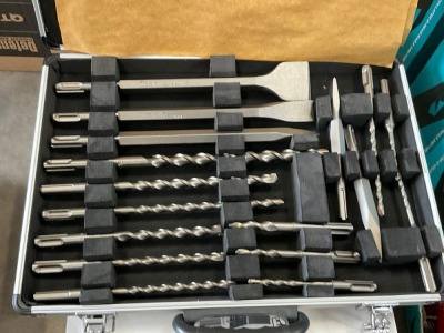 UNUSED MAKITA 17pc SDS BIT & CHISEL SET