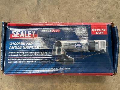 UNUSED SEALY SA44 100mm AIR ANGLE GRINDER