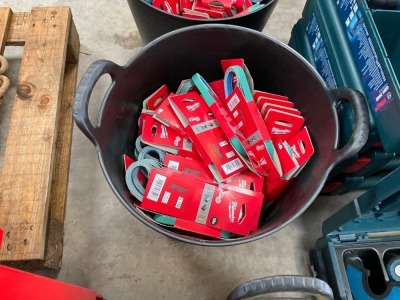 UNUSED ELEPHANT BUCKET C/W ASSORTED UNUSED MILWAUKEE SANDING BELTS