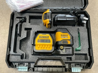 UNUSED DEWALT XR CROSS LINE LASER