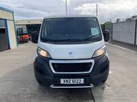 PEUGEOT BOXER 333 PROFESSIONAL L1 H1 2.0 BLUE HDI CREW VAN - 3