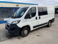 PEUGEOT BOXER 333 PROFESSIONAL L1 H1 2.0 BLUE HDI CREW VAN - 4