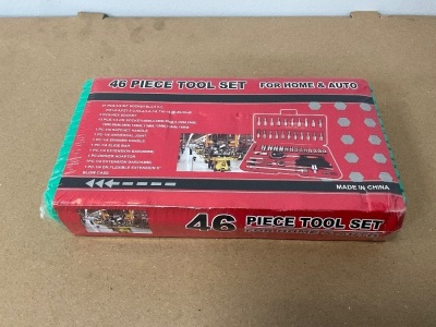 UNUSED 46 PIECE 1/4 DRIVE SOCKET SET
