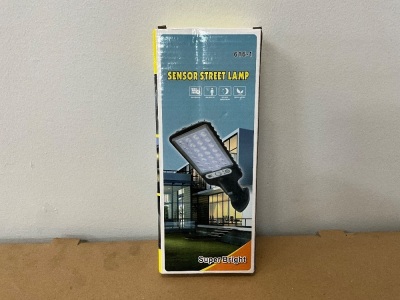 UNUSED SOLAR OUTDOOR LED SENSOR LAMP &nbsp;