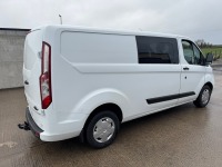 FORD TRANSIT CUSTOM 300 L2 2.0 ECOBLUE 130PS LOW ROOF CREW VAN - 19