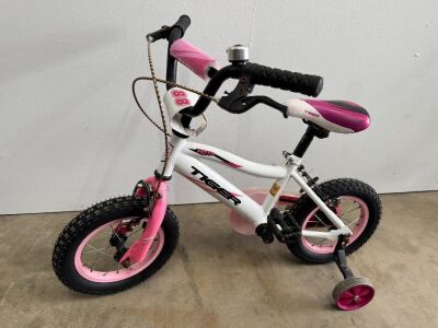 SMALL CHILDS BIKE C/W STABILISERS (PINK/WHITE)