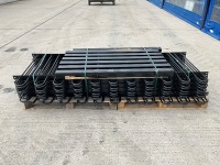10No. UNUSED ROUND TOP METAL FENCING PANELS & 11No. POSTS - 6
