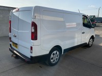 RENAULT TRAFIC SL28 BUSINESS+ SWB 2.0 BLUE DCI 130 - 17