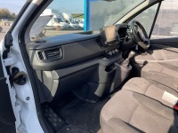 RENAULT TRAFIC SL28 BUSINESS+ SWB 2.0 BLUE DCI 130 - 9