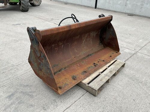 APPROX. 6ft 4 in 1 BUCKET TO SUIT JCB