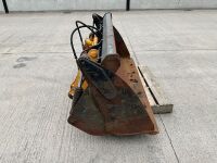APPROX. 6ft 4 in 1 BUCKET TO SUIT JCB - 8