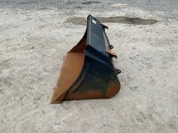 APPROX. 4.6ft BUCKET C/W EURO BRACKETS - 5