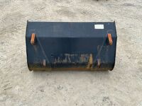 APPROX. 4.6ft BUCKET C/W EURO BRACKETS - 7