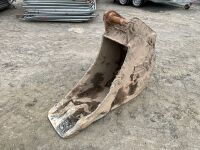 APPROX. 18" TOOTHLESS DIGGING BUCKET TO SUIT 13 TON MACHINE - 4