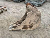 APPROX. 18" TOOTHLESS DIGGING BUCKET TO SUIT 13 TON MACHINE - 5