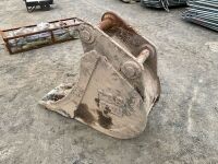 APPROX. 18" TOOTHLESS DIGGING BUCKET TO SUIT 13 TON MACHINE - 6