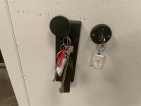 CHARVAT NEUTRON STAR SIZE 6 GRADE III SAFE C/W KEYS - 4