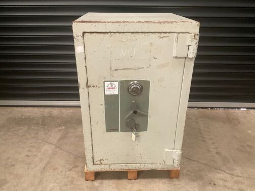 CHUBB SIZE 3 GRADE 2 SAFE C/W KEYS