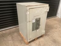 CHUBB SIZE 3 GRADE 2 SAFE C/W KEYS - 2