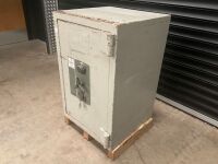 CHUBB SIZE 3 GRADE 2 SAFE C/W KEYS - 3