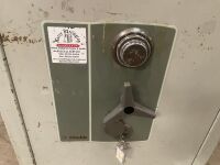 CHUBB SIZE 3 GRADE 2 SAFE C/W KEYS - 4