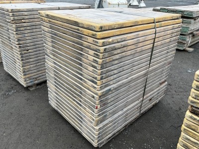 PALLET TO INC. APPROX. 25No. 1400mm x 950mm x 45mm PANELS