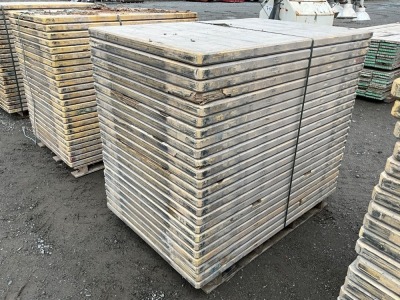 PALLET TO INC. APPROX. 25No. 1400mm x 950mm x 45mm PANELS