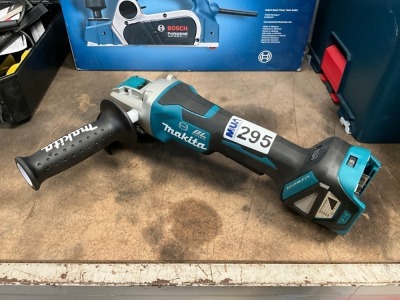 UNUSED MAKITA BGA469 18V CORDLESS GRINDER - UNIT ONLY