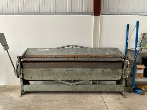 EDWARDS TRUEFOLD 600 2.6M MANUAL FOLDER