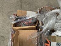 LOT TO INC. ASSORTED CLADDING SCREWS - 4