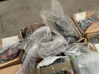 LOT TO INC. ASSORTED CLADDING SCREWS - 5