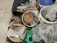 LOT TO INC. ASSORTED CLADDING SCREWS & FITTINGS - 3