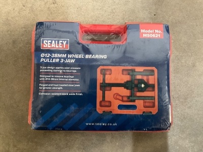 UNUSED SEALEY 12-38mm WHEEL BEARING PULLER 3 JAW SET