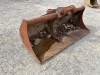 APPROX. 7ft SHUGH BUCKET TO SUIT 13 TON EXCAVATOR