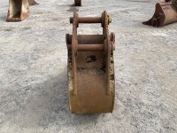 APPROX. 2ft TOOTHLESS DIGGING BUCKET TO SUIT 13 TON EXCAVATOR - 6