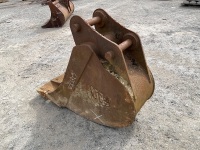 APPROX. 2ft TOOTHLESS DIGGING BUCKET TO SUIT 13 TON EXCAVATOR - 7