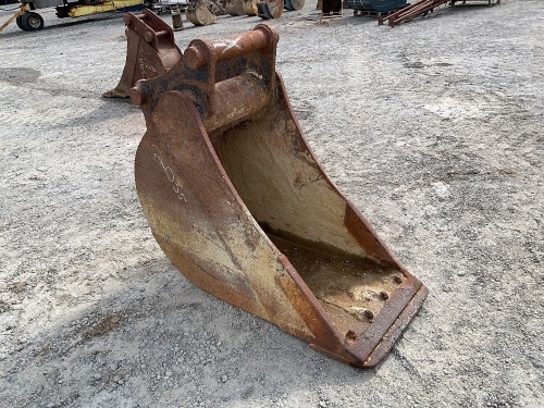 APPROX. 2ft TOOTHLESS DIGGING BUCKET TO SUIT 20 TON EXCAVATOR