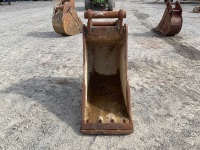 APPROX. 2ft TOOTHLESS DIGGING BUCKET TO SUIT 20 TON EXCAVATOR - 2