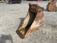 APPROX. 2ft TOOTHLESS DIGGING BUCKET TO SUIT 20 TON EXCAVATOR - 3