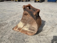 APPROX. 2ft TOOTHLESS DIGGING BUCKET TO SUIT 20 TON EXCAVATOR - 7