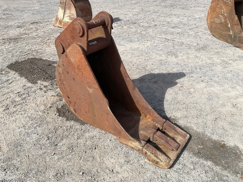 APPROX. 18" TOOTHLESS DIGGING BUCKET TO SUIT 13 TON EXCAVATOR