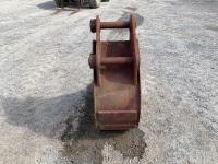 APPROX. 18" TOOTHLESS DIGGING BUCKET TO SUIT 13 TON EXCAVATOR - 6