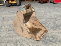 APPROX. 3ft TOOTHLESS DIGGING BUCKET TO SUIT 20 TON EXCAVATOR