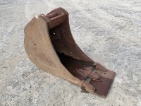 APPROX. 2ft TOOTHLESS DIGGING BUCKET TO SUIT 20 TON EXCAVATOR