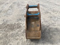 APPROX. 18" STRICKLAND TOOTHLESS DIGGING BUCKET TO SUIT 13 TON EXCAVATOR - 6