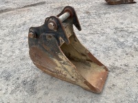 APPROX. 18" RHINOX TOOTHLESS DIGGING BUCKET TO SUIT 13 TON EXCAVATOR