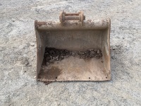 APPROX. 3ft TOOTHLESS DIGGING BUCKET TO SUIT 6-8 TON EXCAVATOR - 2