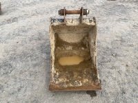 APPROX. 2ft TOOTHLESS DIGGING BUCKET TO SUIT 6-8 TON EXCAVATOR - 2