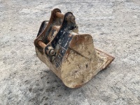 APPROX. 2ft TOOTHLESS DIGGING BUCKET TO SUIT 6-8 TON EXCAVATOR - 5