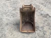 APPROX. 18" TOOTHLESS DIGGING BUCKET TO SUIT 4-6 TON EXCAVATOR - 2